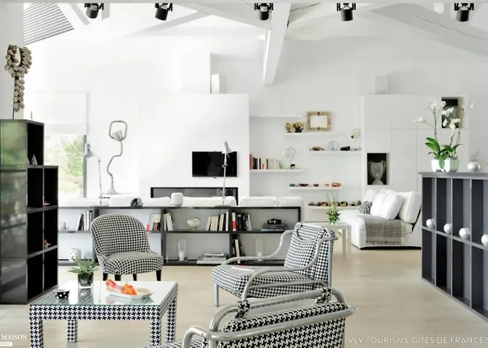 Niel - Acces Direct Et Piscine Chauffee * Ιέρ